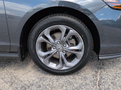 Used 2024 Honda Accord EX image 9