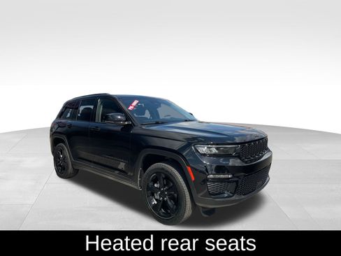 Used 2023 Jeep Grand Cherokee Limited w/ Black Appearance Package image 7
