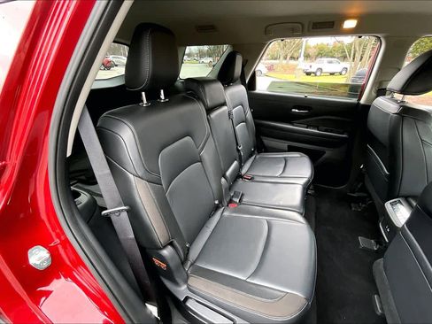 Used 2022 Nissan Pathfinder SL w/ Lighting Package (N92) image 19