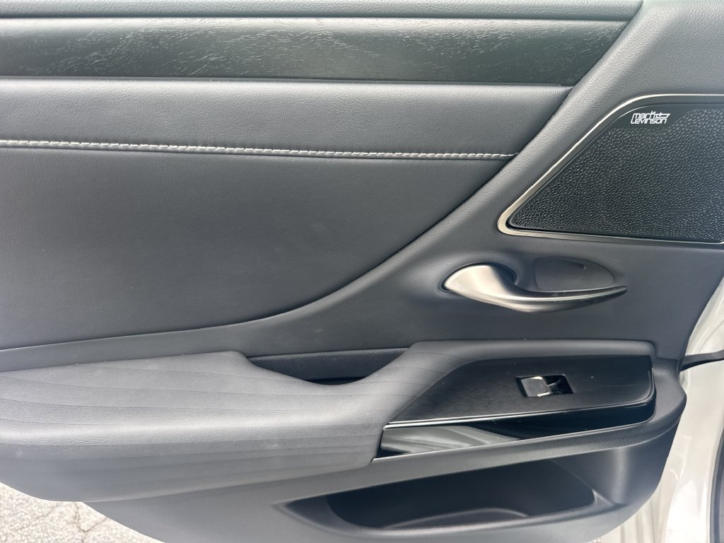 Used 2022 Lexus ES 300h w/ Premium Package FWD image 21