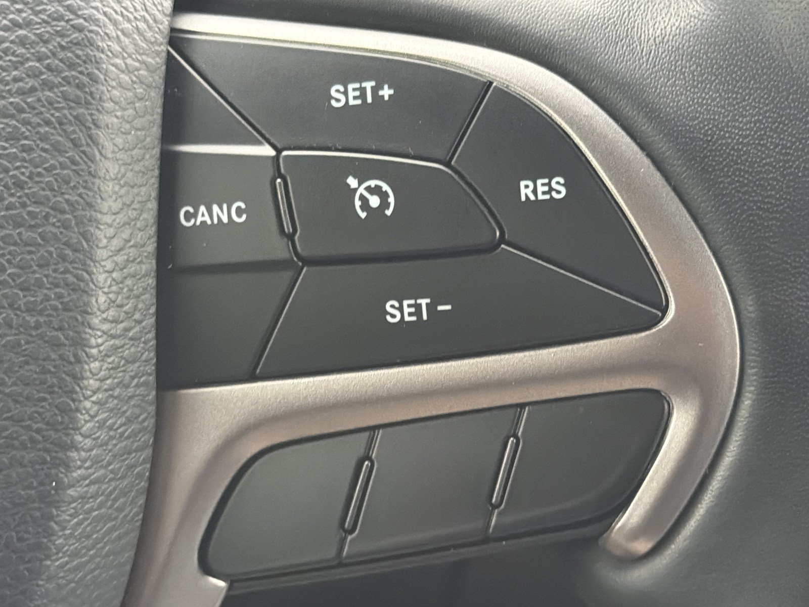 Used 2019 Jeep Grand Cherokee Limited w/ Luxury Group II AWD/4WD image 29