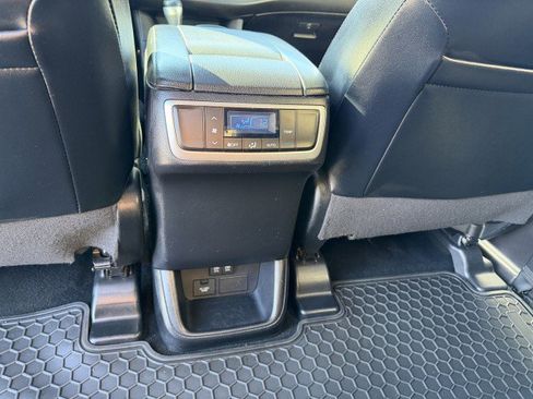Used 2018 Toyota Highlander XLE image 8