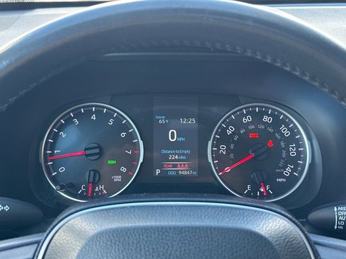 Used 2020 Toyota RAV4 XLE image 23