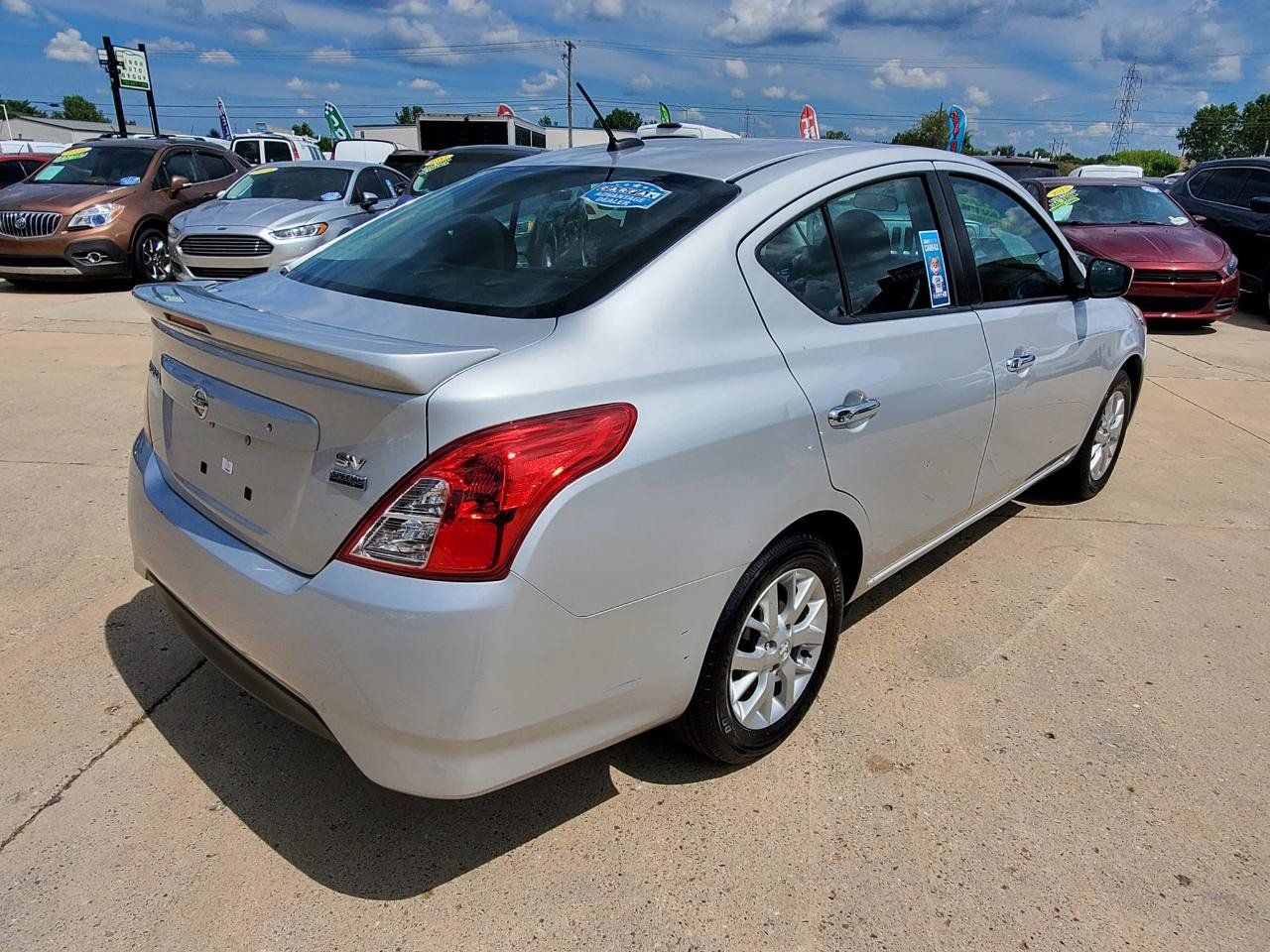 Used 2018 Nissan Versa SV w/ SV Special Edition Package FWD image 6