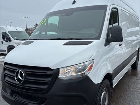 Used 2023 Mercedes-Benz Sprinter 2500 image 3