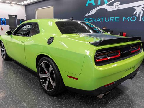 Used 2015 Dodge Challenger R/T RWD image 7