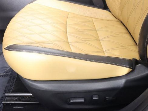 Used 2020 Nissan Sentra SV w/ SV Premium Package image 26