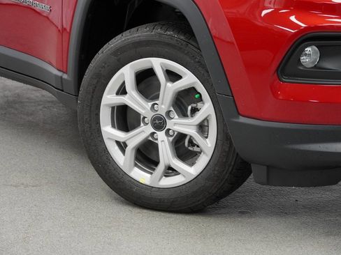 Certified 2025 Jeep Compass Latitude w/ Convenience Group image 4