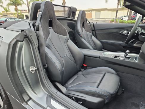 Used 2026 BMW Z4 M40i w/ Premium Package RWD image 31
