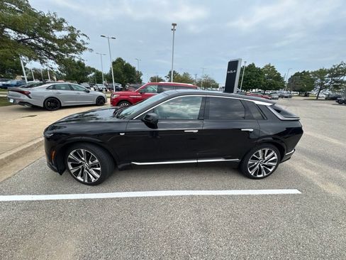 Used 2023 Cadillac Lyriq 2WD image 4
