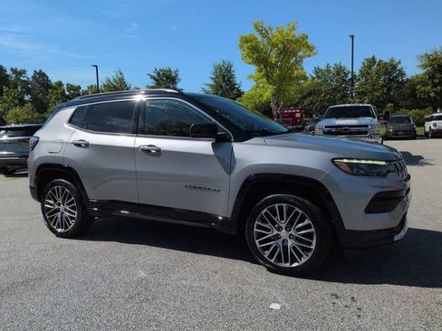 Used 2023 Jeep Compass Limited w/ Elite Group AWD/4WD image 2
