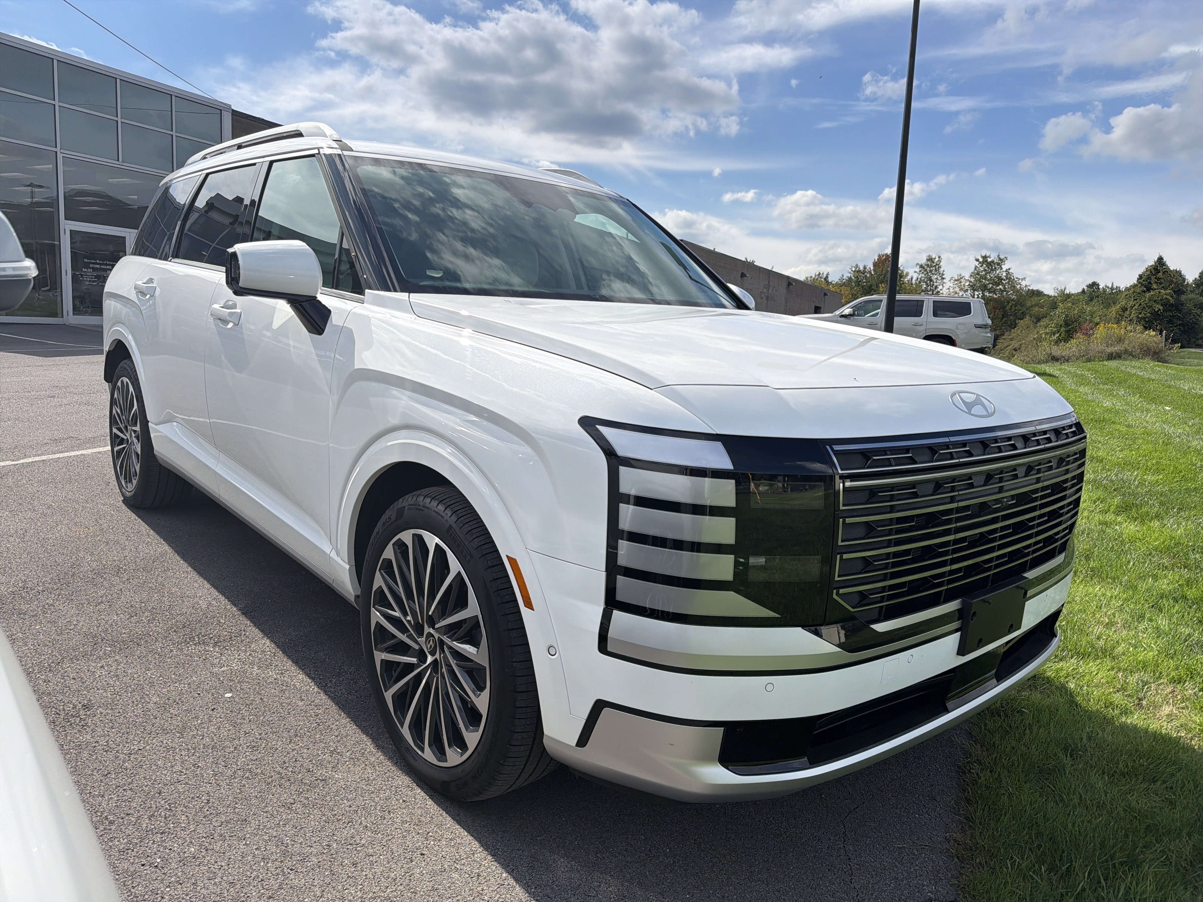 Used 2026 Hyundai Palisade Calligraphy AWD/4WD image 2