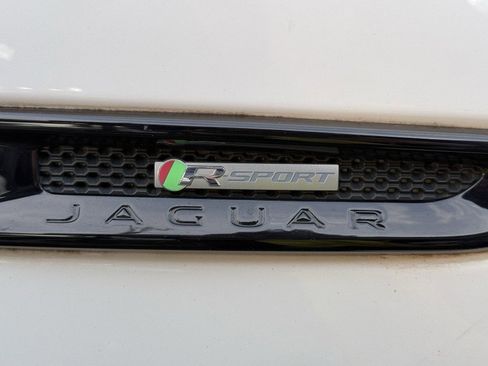 Used 2018 Jaguar F-PACE R-Sport image 3