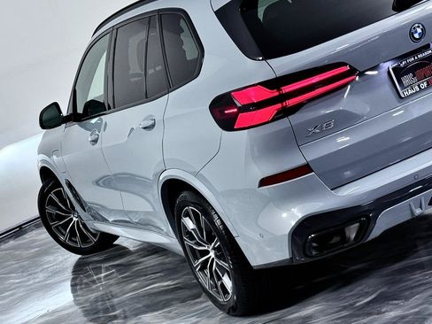 Used 2025 BMW X5 xDrive50e w/ Executive Package AWD/4WD image 13