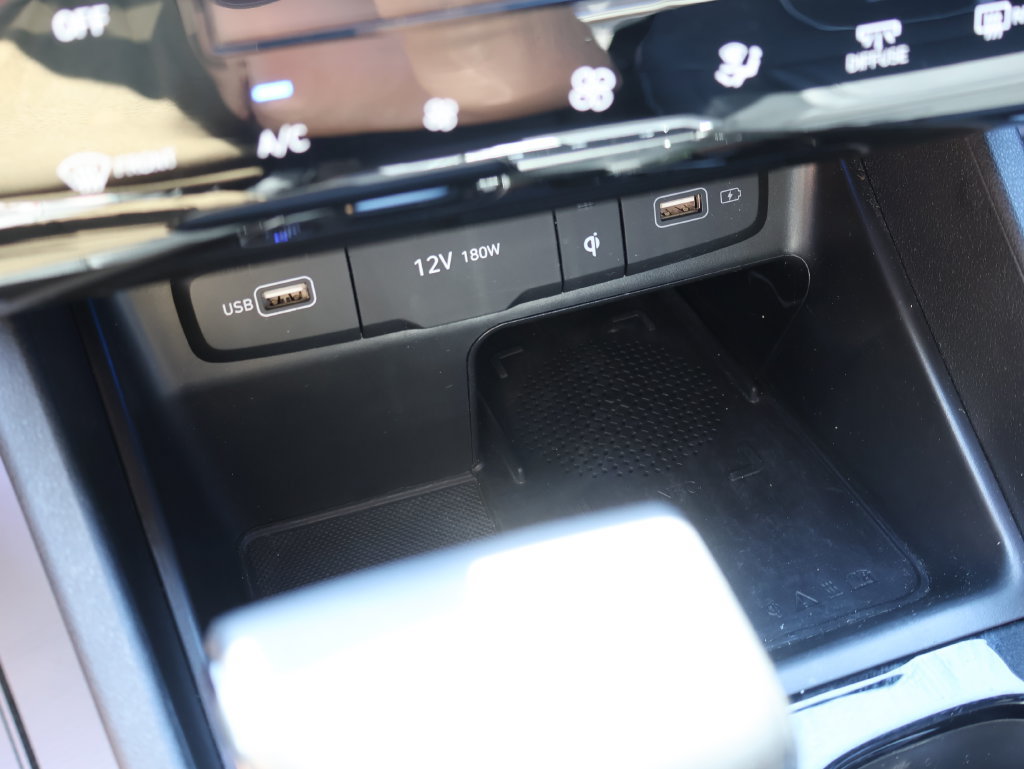 Used 2024 Hyundai Santa Cruz Limited AWD/4WD image 37