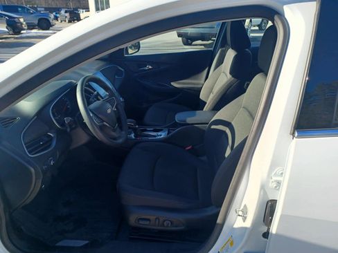 Used 2025 Chevrolet Malibu RS image 7