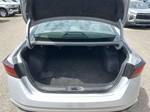 Used 2024 Nissan Altima 2.5 SV image 31