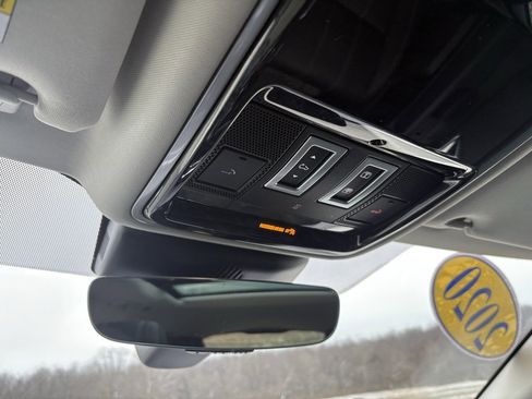 Used 2020 Land Rover Range Rover Velar S image 46