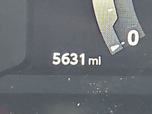 Used 2025 Toyota Tacoma SR5 image 12