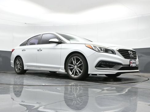 Used 2015 Hyundai Sonata Sport 2.0T w/ Option Group 07 FWD image 35