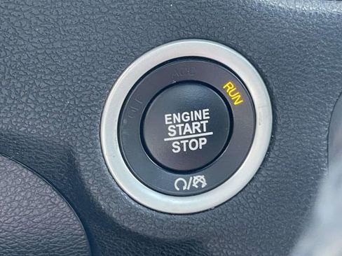 Used 2022 Dodge Charger SXT RWD image 24