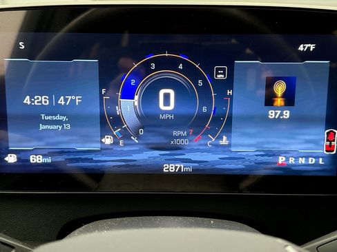 Used 2025 Chevrolet Traverse LT w/ Driver Confidence Package image 9