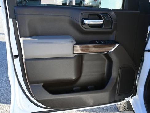 Used 2022 Chevrolet Silverado 1500 RST image 10
