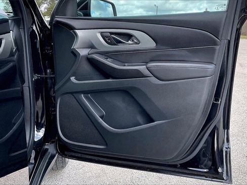 Used 2022 Chevrolet Traverse LT image 29