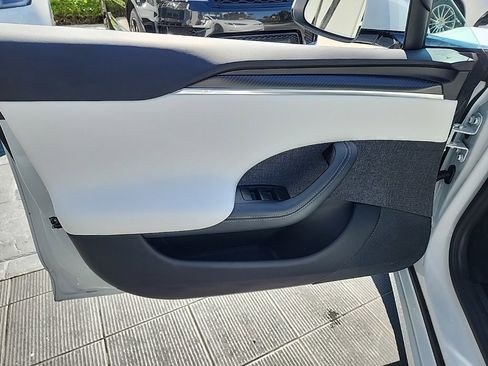 Used 2021 Tesla Model S Plaid image 27