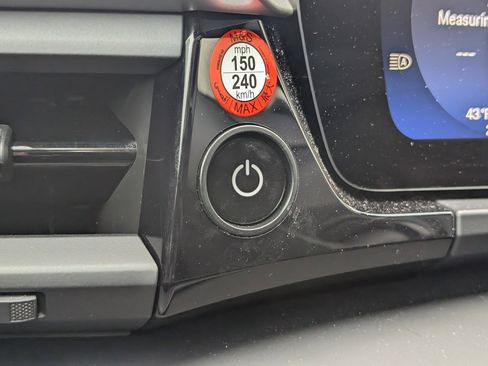 Used 2025 Porsche Macan 4 Electric image 25