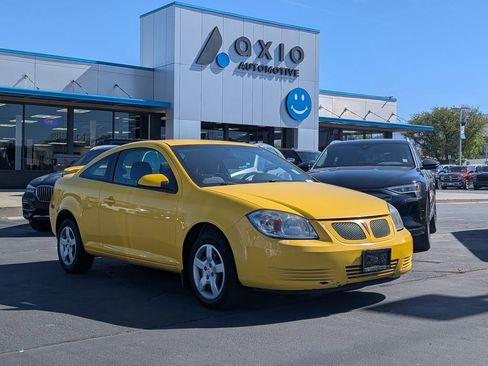 Used 2009 Pontiac G5 FWD image 1