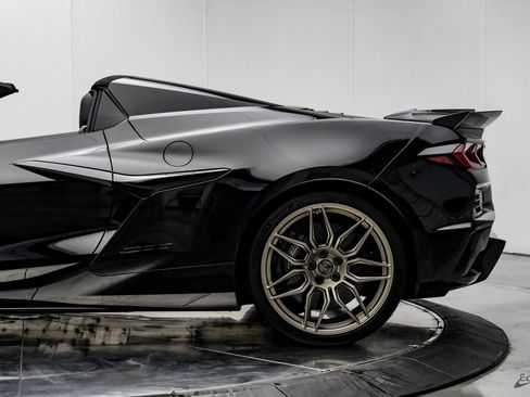 Used 2023 Chevrolet Corvette Z06 image 10