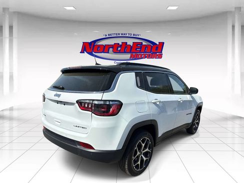 Used 2025 Jeep Compass Limited AWD/4WD image 3