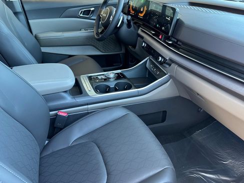 New 2026 Kia Carnival EX FWD image 17