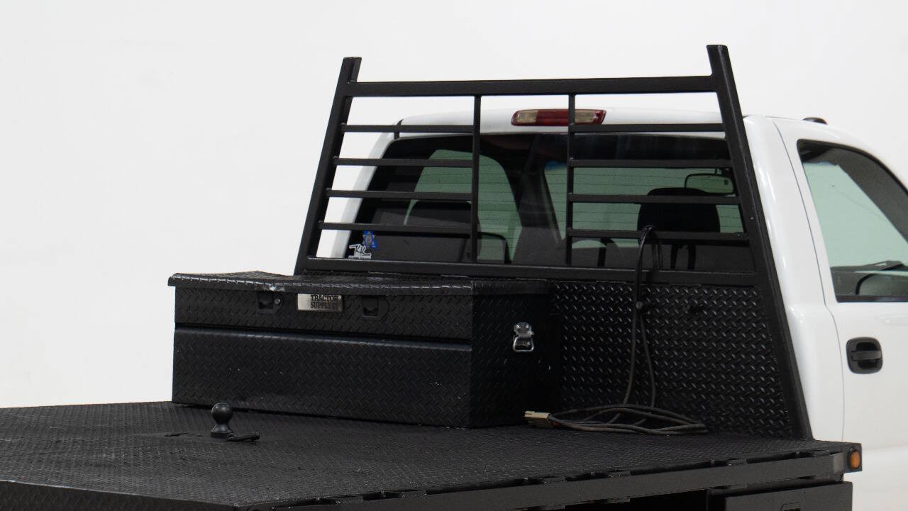 Used 2006 GMC Sierra 3500 SLE w/ Heavy-Duty Power Package RWD image 14