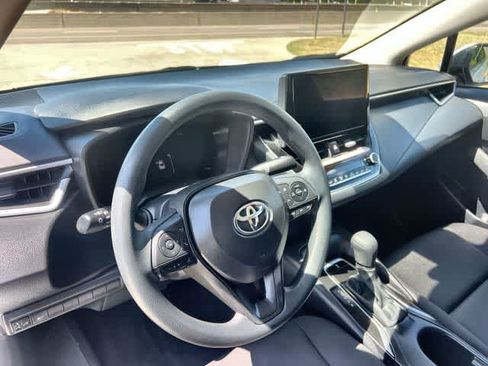 Used 2026 Toyota Corolla LE FWD image 15