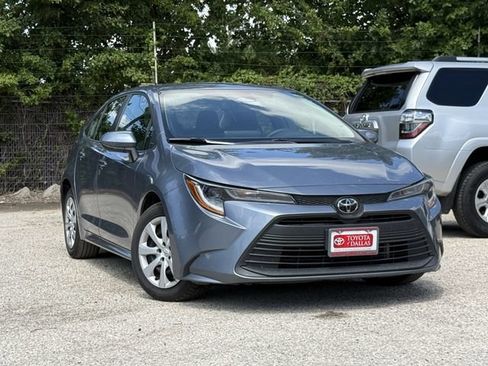 Used 2024 Toyota Corolla LE FWD image 1