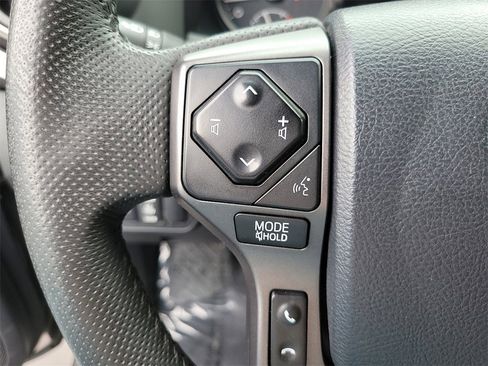 Used 2020 Toyota Tacoma TRD Sport image 6