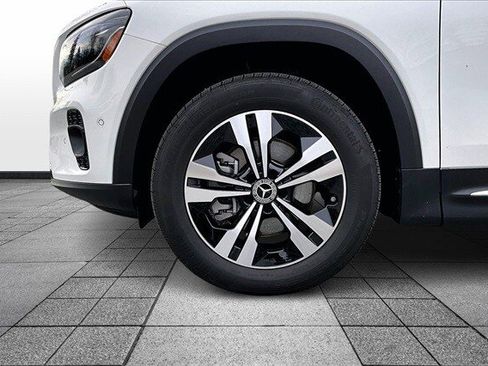 Certified 2025 Mercedes-Benz GLB 250 4MATIC image 4