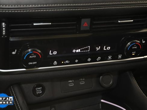 Used 2024 Nissan Rogue Platinum image 32