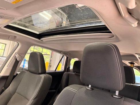 Used 2017 Toyota RAV4 XLE AWD/4WD image 23