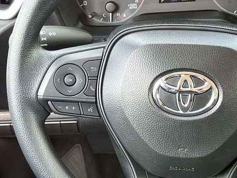 Used 2025 Toyota Corolla LE FWD image 12