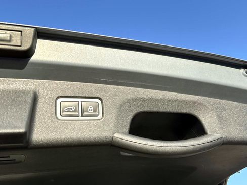 Used 2022 Kia Sorento SX image 16