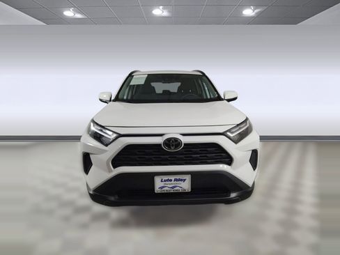 Used 2022 Toyota RAV4 XLE image 5