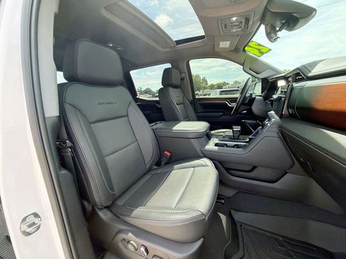 Used 2024 GMC Sierra 1500 Denali w/ Denali Reserve Package AWD/4WD image 13