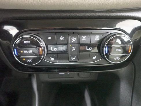 Used 2023 Buick Encore GX Select image 19