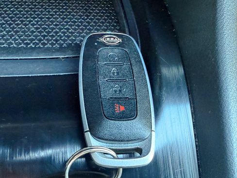 Used 2023 Nissan Rogue SV AWD/4WD image 48