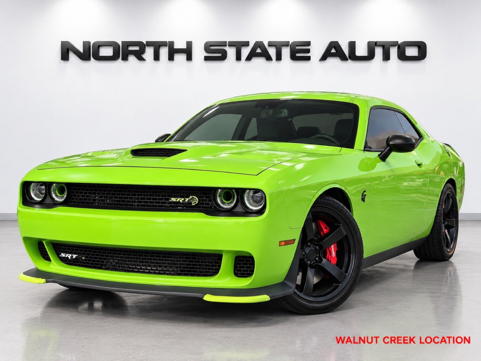 Used 2015 Dodge Challenger SRT Hellcat RWD image 1