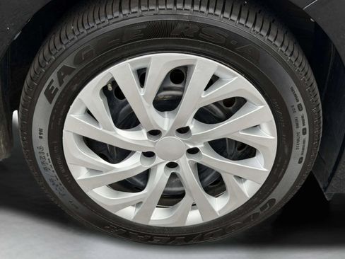 Used 2017 Toyota Corolla LE w/ Carpet Mat Package (TMS) FWD image 37