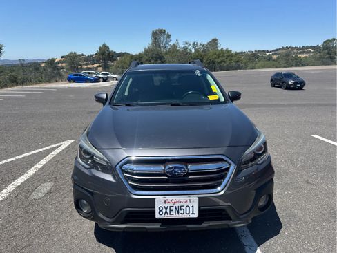 Used 2018 Subaru Outback 2.5i Limited AWD/4WD image 2